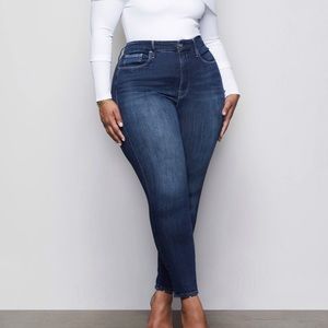 GOOD AMERICAN Good Legs dark wash skinny size 16